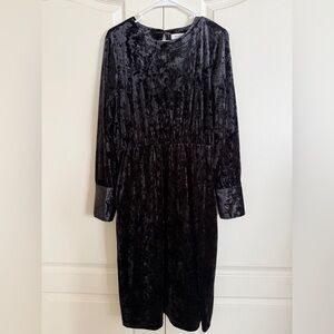 Chic Long Sleeve Black Velvet Dress